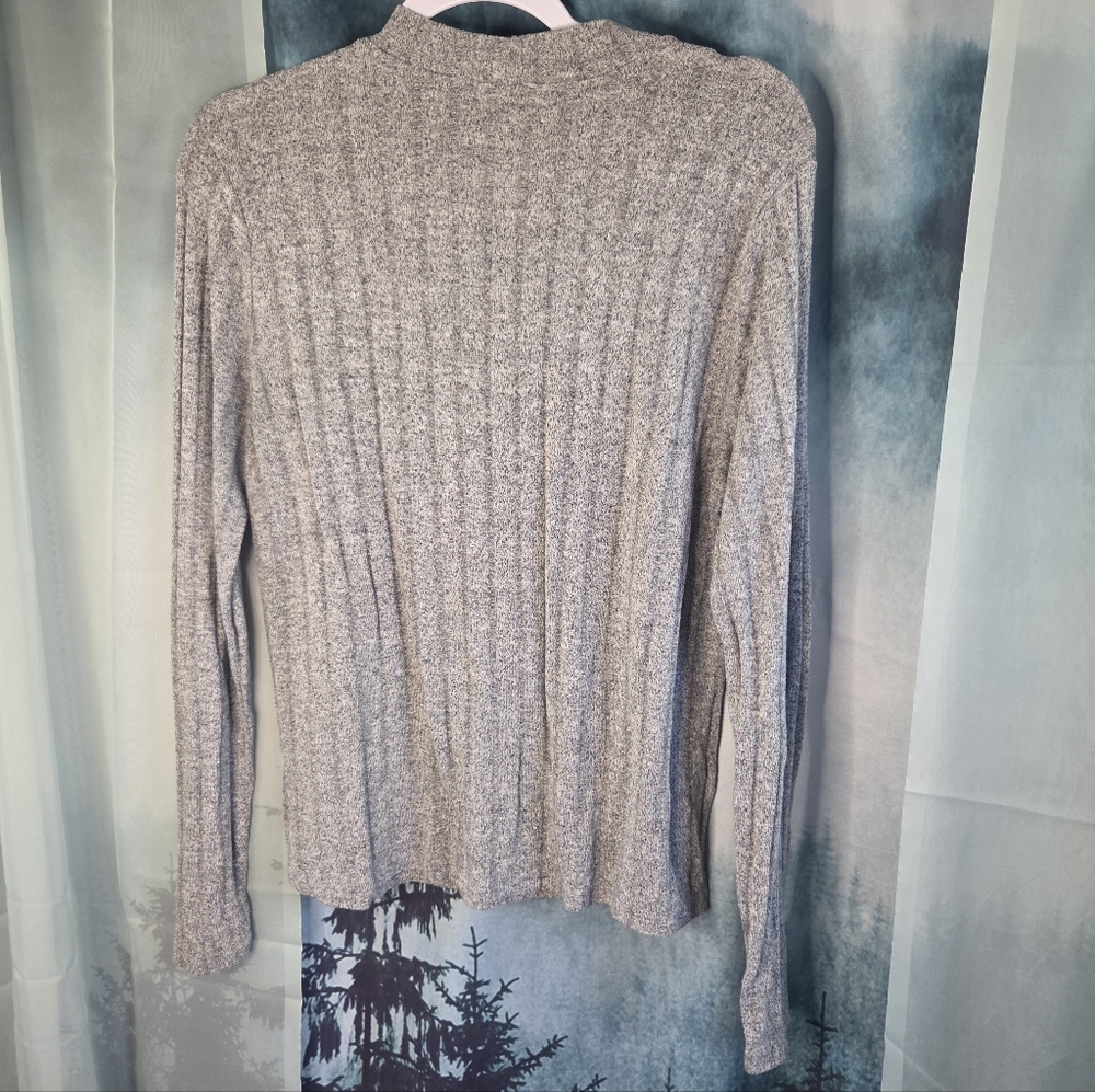 ❤️❤️❤️ Forever21 Gray Ribbed Long Sleeve Crewneck